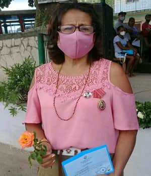 Recibe la sanluisera Clara Larrea Suárez Orden Ana Betancourt 2 clara