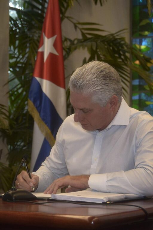 Firma y refrendación de un Código validado por el pueblo 2 f0305688 1