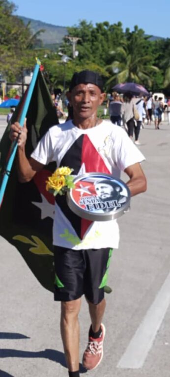 Rinden tributo a Fidel en el cementerio Santa Ifigenia de Santiago de Cuba 6 Fia36cbWAAAavaT