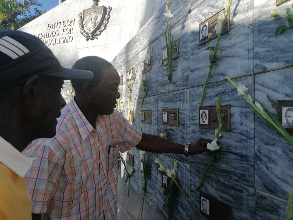 Desde Santiago de Cuba nuevamente el tributo a los héroes y mártires de esta tierra (+Fotos) 6 317959536 845804326763533 324215670492219924 n
