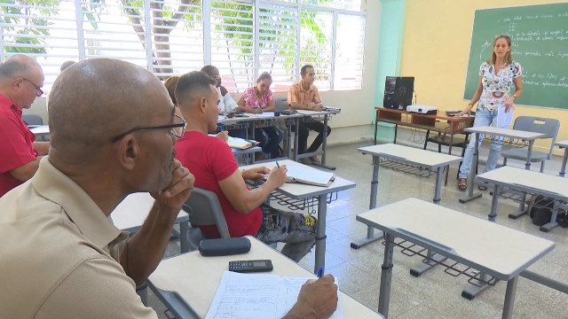 Realizan preparación para sistematización del III Perfeccionamiento Educacional 4 JENIFFER PREPARACION EDUCACION.mp4 snapshot 00.36.036