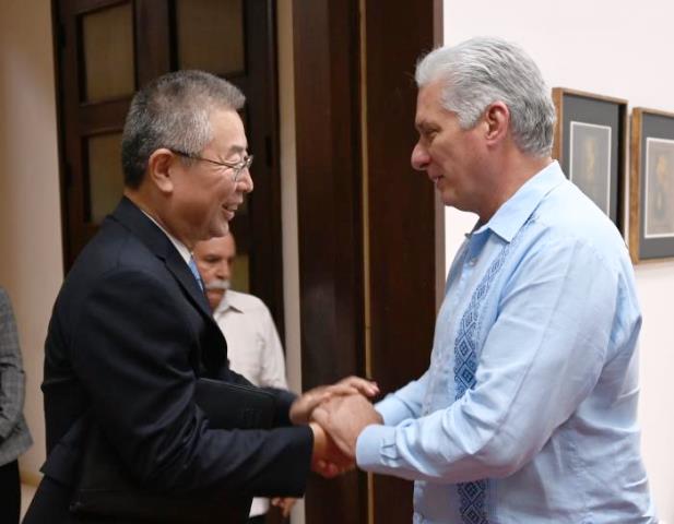 Recibió Díaz-Canel al compañero Ma Hui, embajador de China en Cuba (+Video)