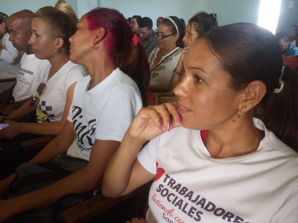 Autoridades de Santiago de Cuba visitan Consejos Populares Abel y Haydee Santamaría 1 439011319 3642869309264549 8542880382054783358 n
