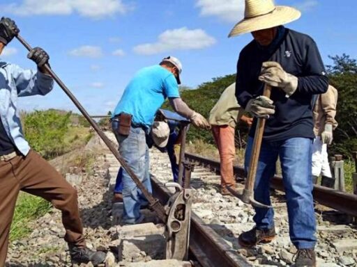 Laboran «a todo tren» para restablecer circulación tras descarrilamiento en Sancti Spíritus