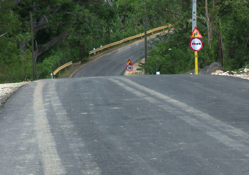 Rehabilitan vial de la comunidad rural La Gran Piedra en Santiago de Cuba