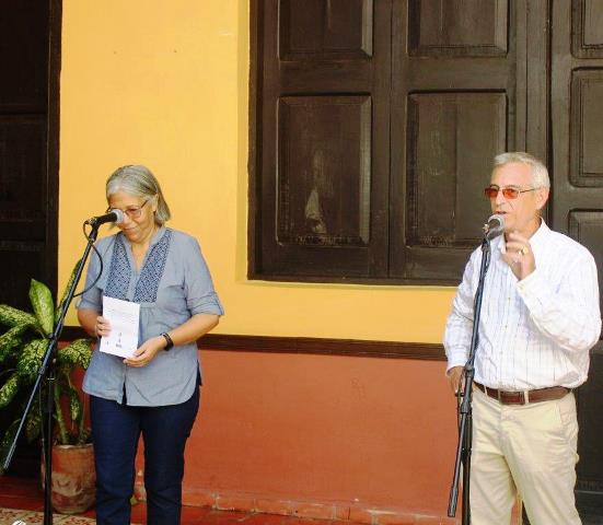 DRA. YAUMARA LOPEZ RAUL RODRIGUEZ. COLECCIONISTA EN LA APERTURA DE LA EXPOSICION