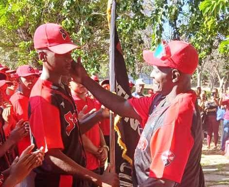 Abanderan equipos de béisbol Escolar y Juvenil (+Fotos)