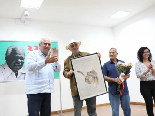 «En la poesía he encontrado mi razón de ser»