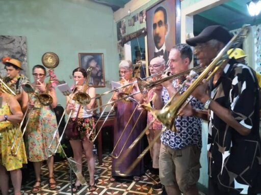 Franceses continúan intercambio cultural en Santiago de Cuba