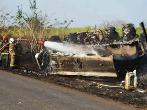 Un lesionado y un fallecido en camión incendiado en Matanzas