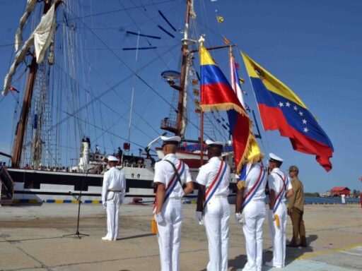 Buque Escuela Simón Bolívar: hermandad cubano venezolana en la rada de Cienfuegos