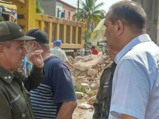 Derrumbe en edificio: buscan a dos personas atrapadas