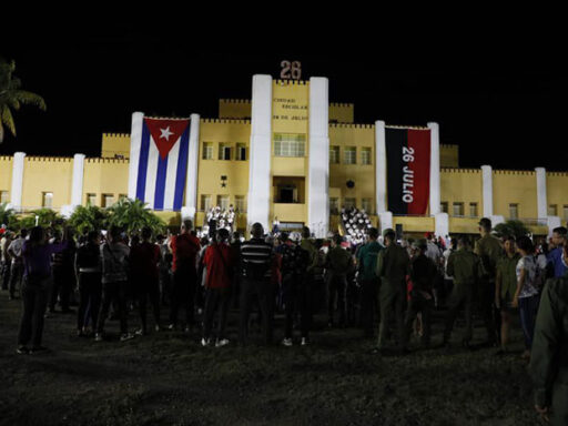 Otro asalto a la historia: 72 años de legado revolucionario (+Fotos)