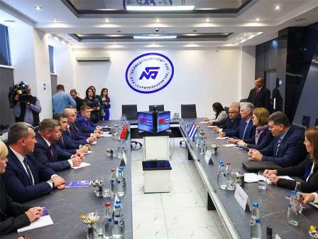 Belarús iniciará producción conjunta de medicamentos en Cuba