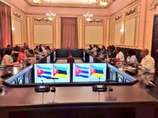 Recibió Esteban Lazo al Secretario General del Frente de Liberación de Mozambique (FRELIMO)