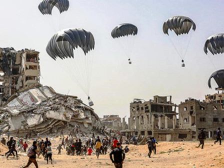 Jordania y sus socios realizan lanzamiento aéreo de ayuda sobre Gaza