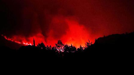 Jornada clave en Francia ante el incendio forestal del siglo