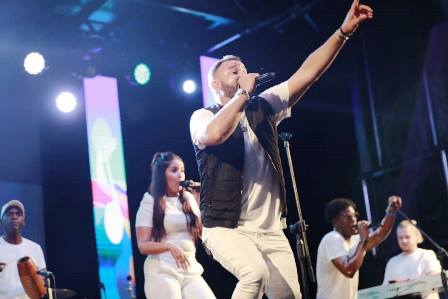 Cantante cubano JG presentará disco dedicado a Almeida, su padre