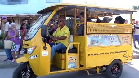 Veinte triciclos eléctricos contribuyen a la movilidad de pasajeros por la urbe