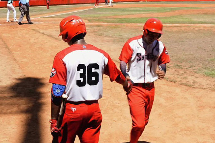 Líderes ceden terreno en la Serie Nacional de Béisbol