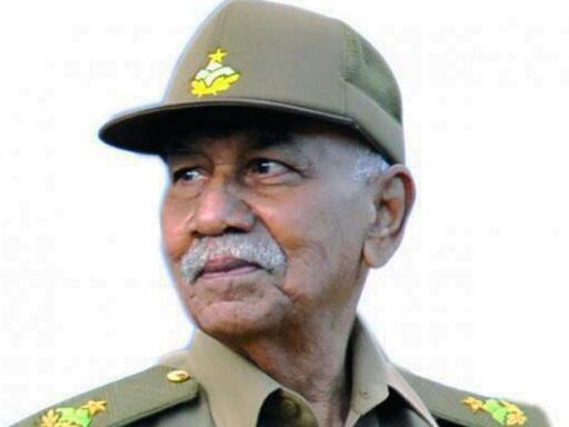 Parlamento de Cuba rinde homenaje a Comandante Almeida