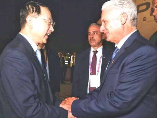 Presidente de Cuba llega a China para actividades conmemorativas
