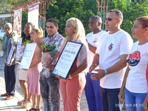 Realizan Acto Provincial en Santiago de Cuba por el 65 aniversario de fundación de los CDR
