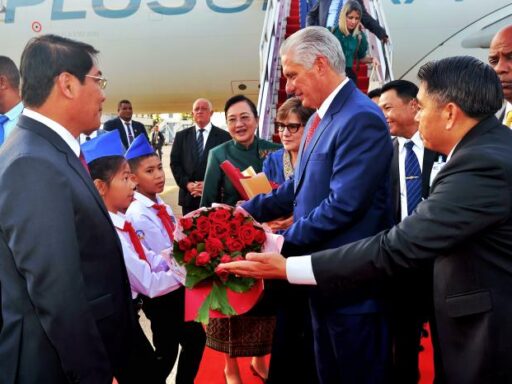 Laos da la bienvenida a Díaz-Canel