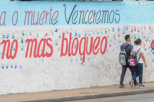 Otra vez una ley de 1917: contra Cuba, la política hostil de EE. UU. es tan arcaica como los instrumentos que usa