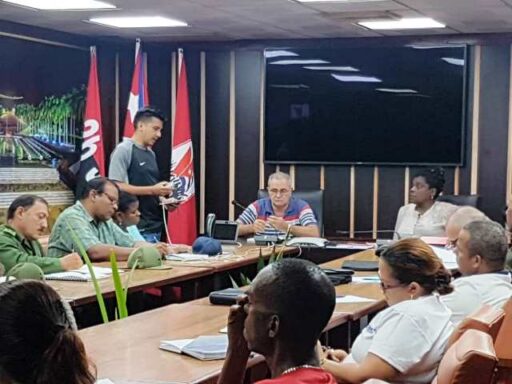 Se reúne grupo temporal de trabajo en Santiago de Cuba para evaluar la situación meteorológica de la provincia y las medidas a seguir