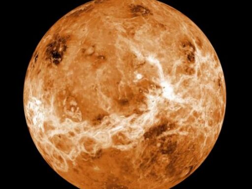 Primera evidencia de tubos de lava en Venus