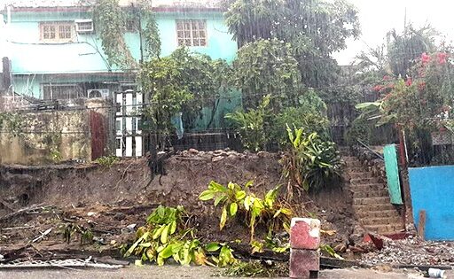 Confirman dos fallecidos en Santiago tras derrumbe por lluvias