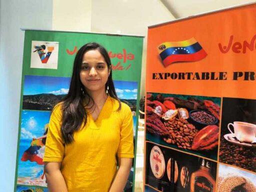 Joven india denuncia campaña contra Venezuela desde EEUU