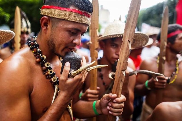 Maduro invita a movilización por el Día de la Resistencia Indígena