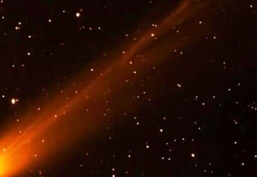 Dos brillantes cometas pasarán cerca de la Tierra este mes: ¿cuándo, dónde y cómo verlos?