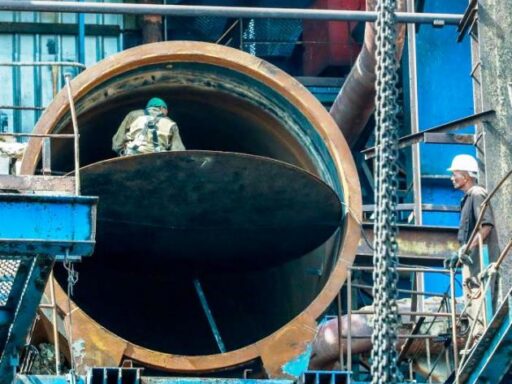Asume industria de Villa Clara elaboración de partes y piezas para centrales termoeléctricas