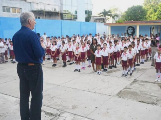 Presentes para la escuela cuyo nombre habla de lo heroico
