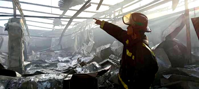 Logran extinguir incendio en la Empresa Pesquera La Coloma
