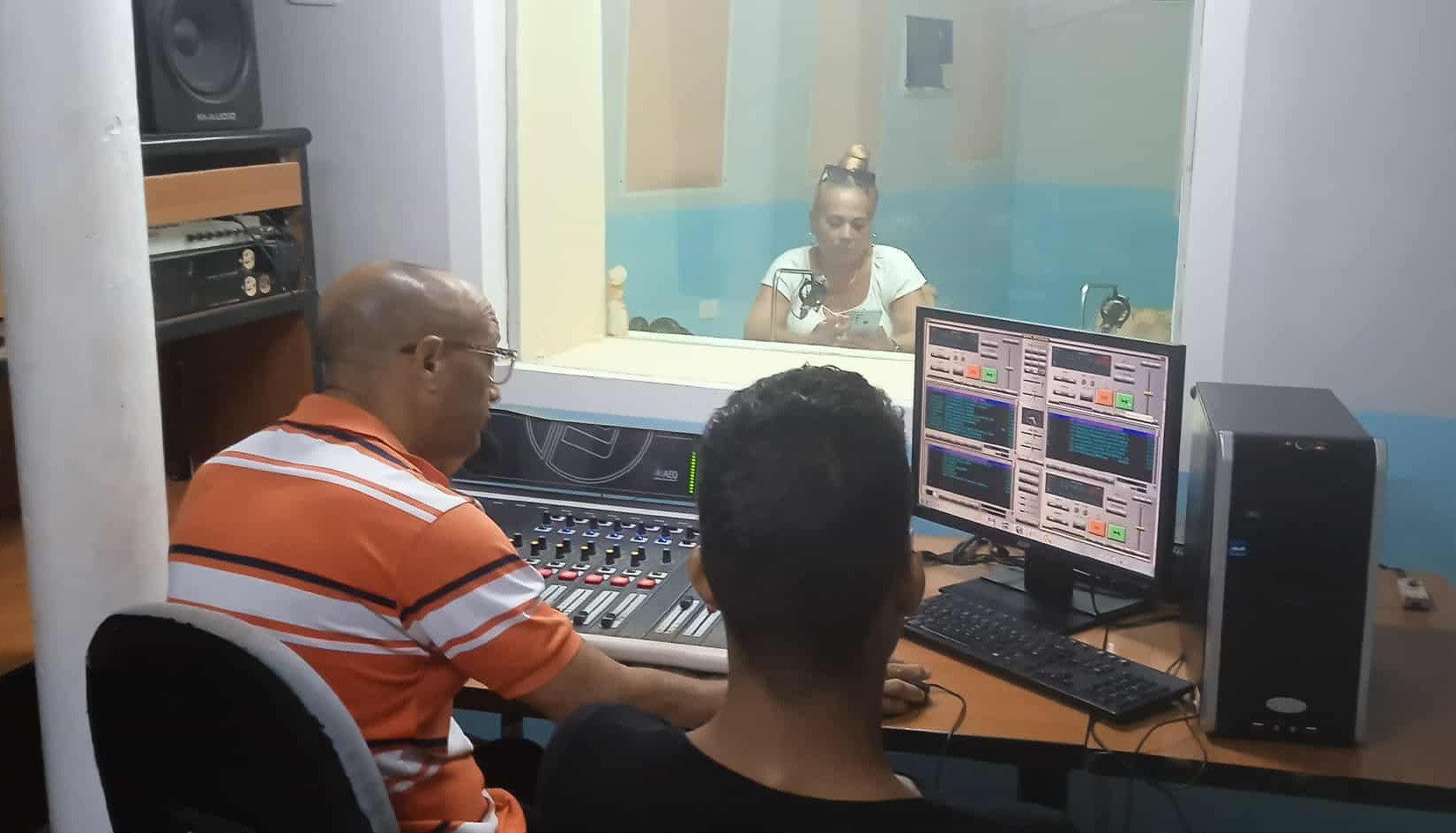 Voces que vuelven y la emisora que late en el Tercer Frente