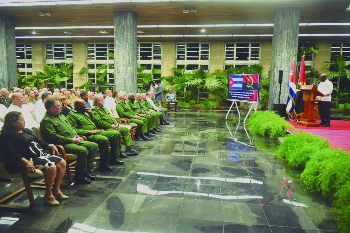 Cuba celebró los 50 años de la independencia de Angola y de una amistad agigantada en el tiempo