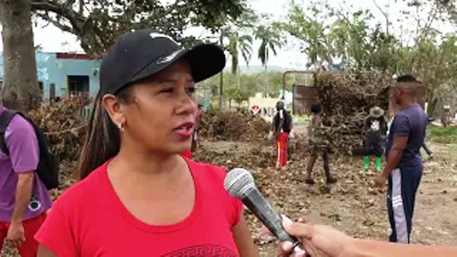 Contribuyen trabajadores del INDER a la recuperación en Palma Soriano