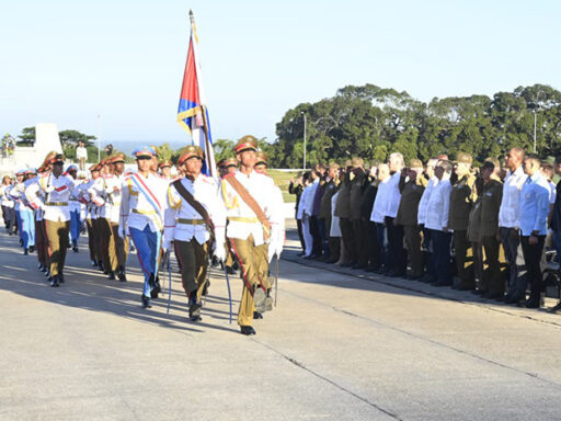 Rinden honores al Titán de Bronce y su ayudante en el Cacahual