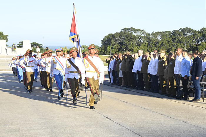Rinden honores al Titán de Bronce y su ayudante en el Cacahual