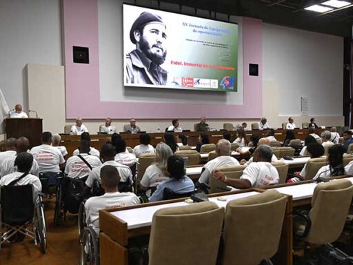 Encabezó Díaz-Canel Primer Encuentro de Organizaciones de Personas con Discapacidad