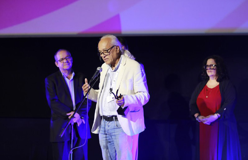 Coral de Honor para legendarios Estudios Churubusco de México