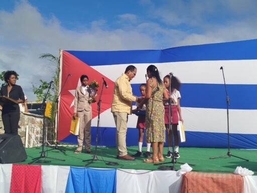 Reconocen quehacer de pedagogos santiagueros en el Día del Educador