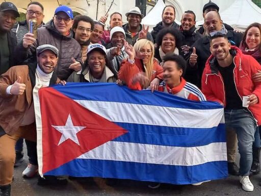 “NO al bloqueo”, reclamo perenne de cubanos residentes en Argentina (+Foto)