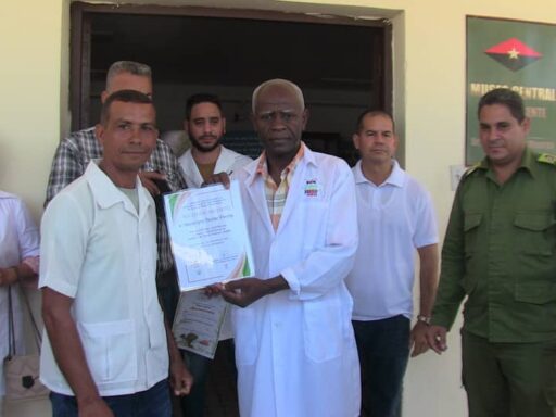Trabajadores de la Salud en Tercer Frente celebran Día de la Medicina Latinoamericana