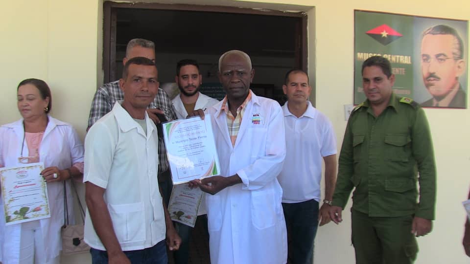 Trabajadores de la Salud en Tercer Frente celebran Día de la Medicina Latinoamericana