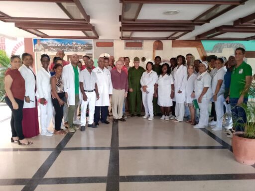 Máximas autoridades de Santiago de Cuba recorren los principales hospitales de la ciudad cabecera en el Día de la Medicina Latinoamericana